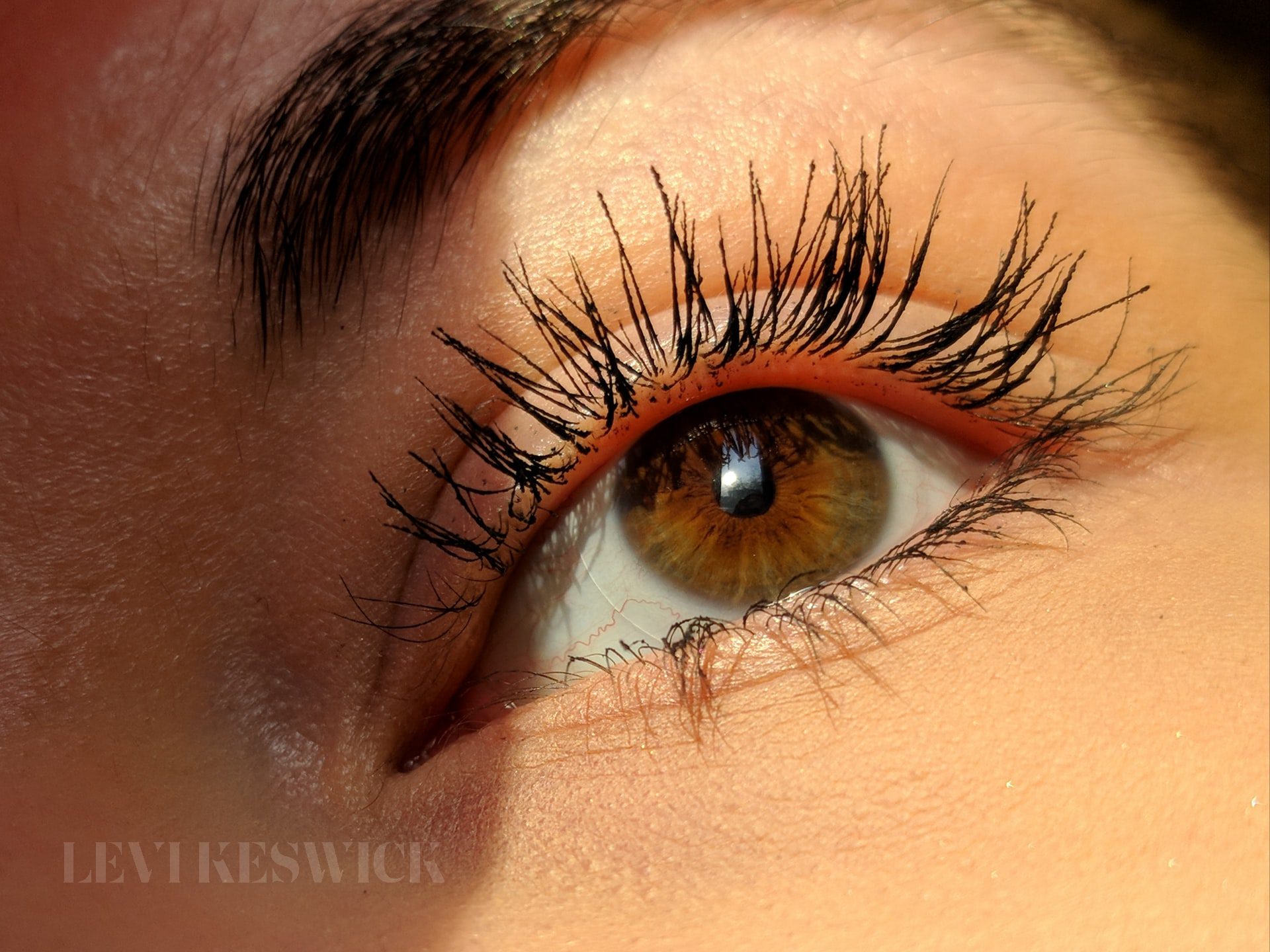 Best High End Mascara Expert Levi Keswick