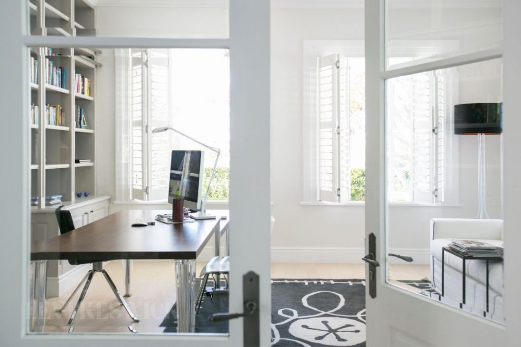 Signs You Need a New Desk for Your Home Office