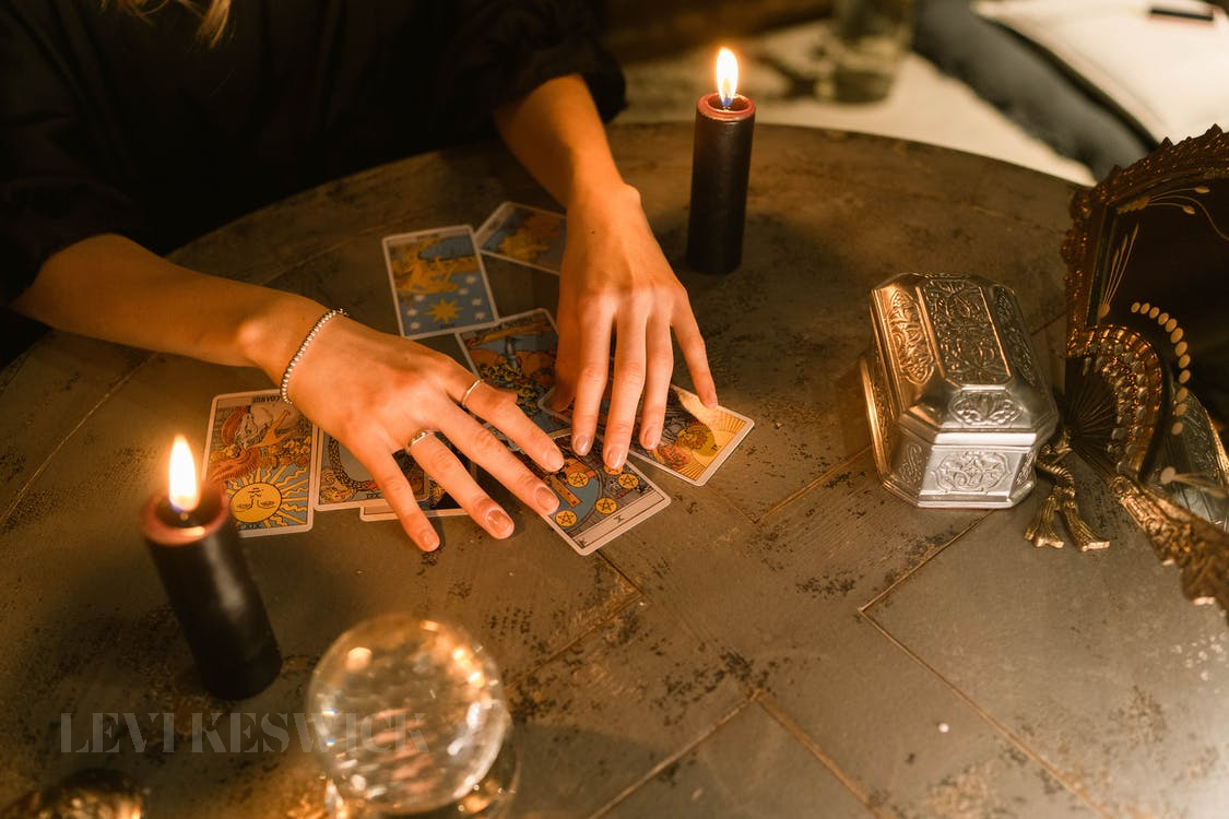 8 Tips On How To Find A Gifted Tarot Reader