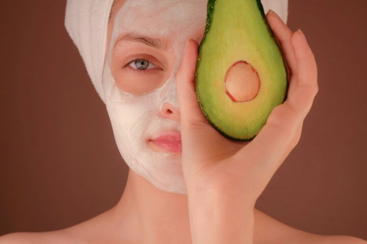 LED face mask benefits women skincare red light therapy at home 2026